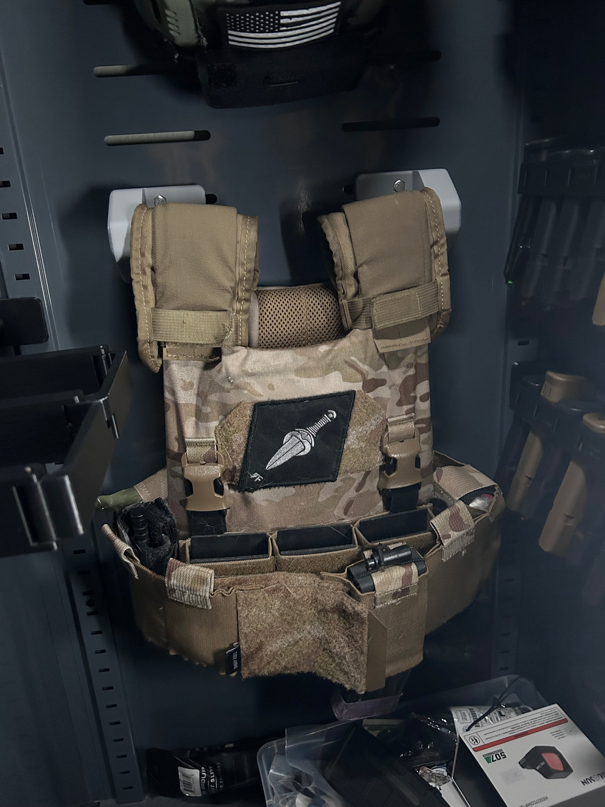 THE Gear Locker (Plate Carrier Hanger)